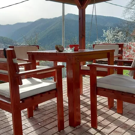 Ljubov Kutak Apartment *